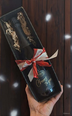 Gift Pack: 2023 Cheers To You Sparkling Shiraz